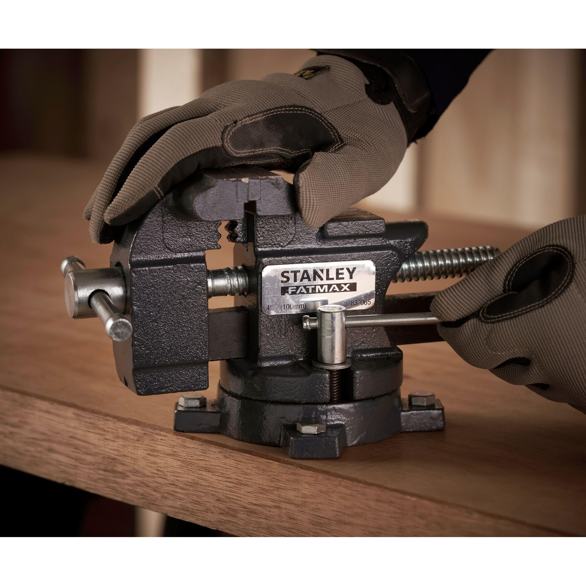 ニコ・ロビン ウッドラック Stanley 183065 MaxSteel Light-Duty Vice 100mm 4 -inch, 1110kg